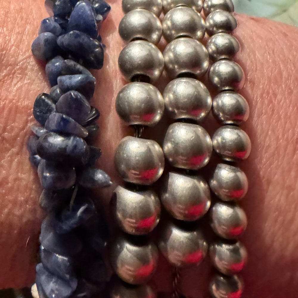 Beautiful Blue Lapis Bracelet - Picture 3 of 3
